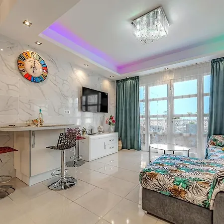 Beautiful Deluxe Sun And Sea Apartament *