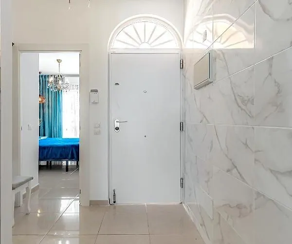 Beautiful Deluxe Sun And Sea *